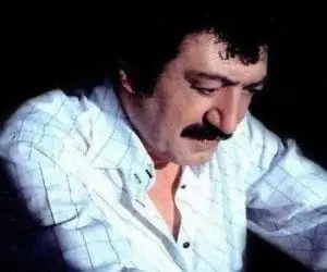 Müslüm Gürses – Sende Kalmış Arabesk Dinle