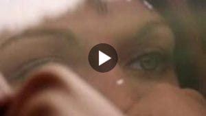 gozlerinde oldur beni