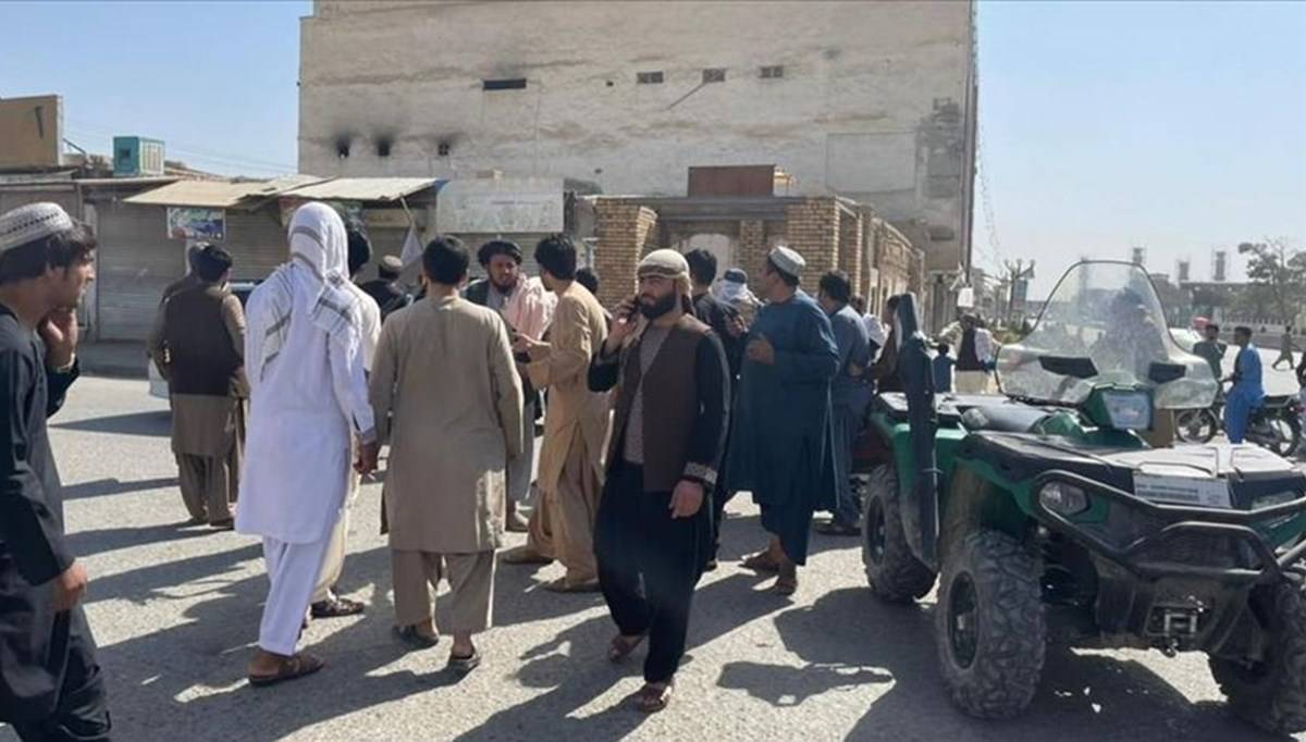 Afganistan’da camiye bombalı saldırı: 37 can kaybı