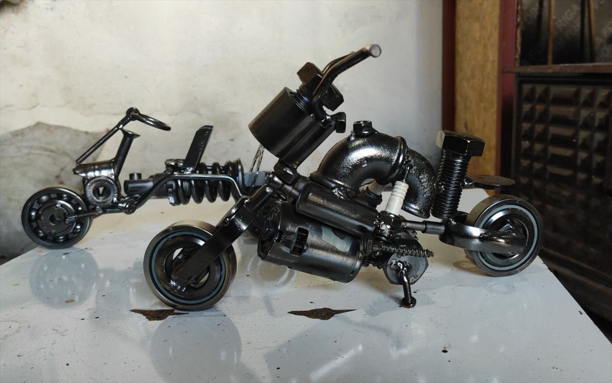 Atık malzemeler sanat eserine dönüştü