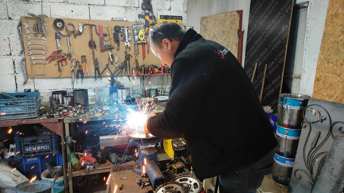 Atık malzemeler sanat eserine dönüştü