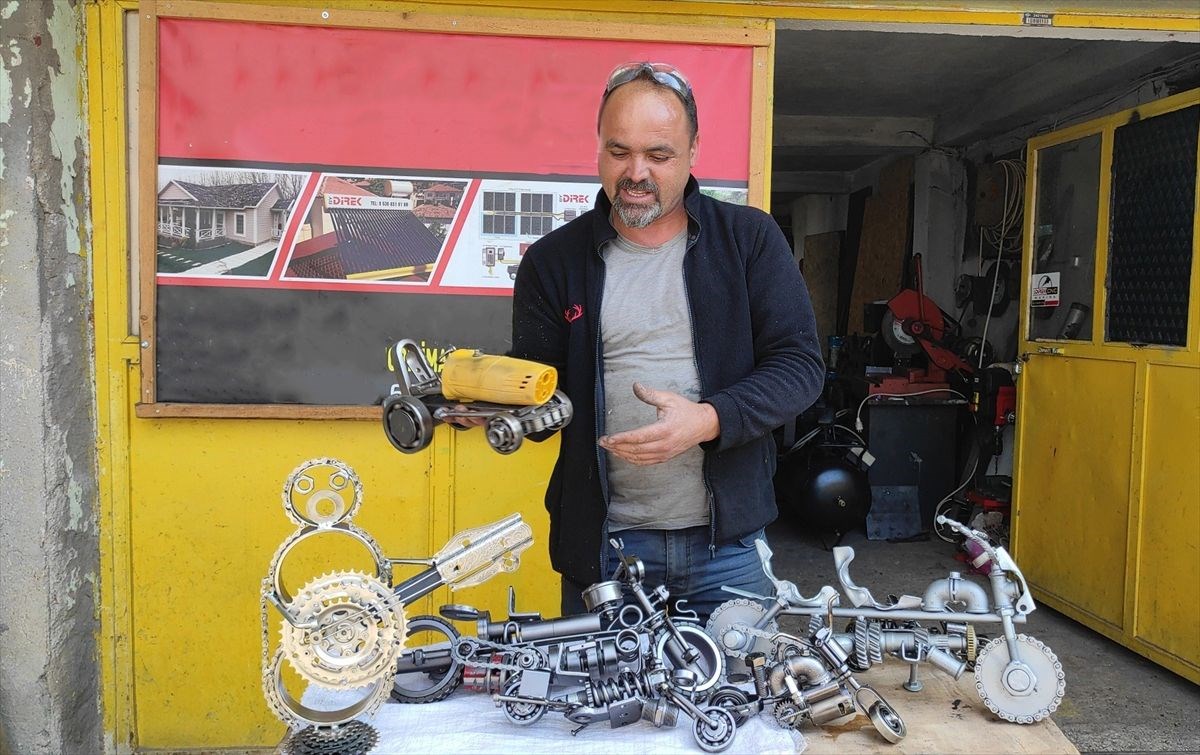 Atık malzemeler sanat eserine dönüştü