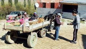 atiyla asindirdigi yollarda 54 yildir koy koy gezip cercilik yapiyor