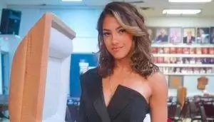 Babasının tabutu başında ‘seksi poz’ veren sosyal medya fenomenine tepki büyük