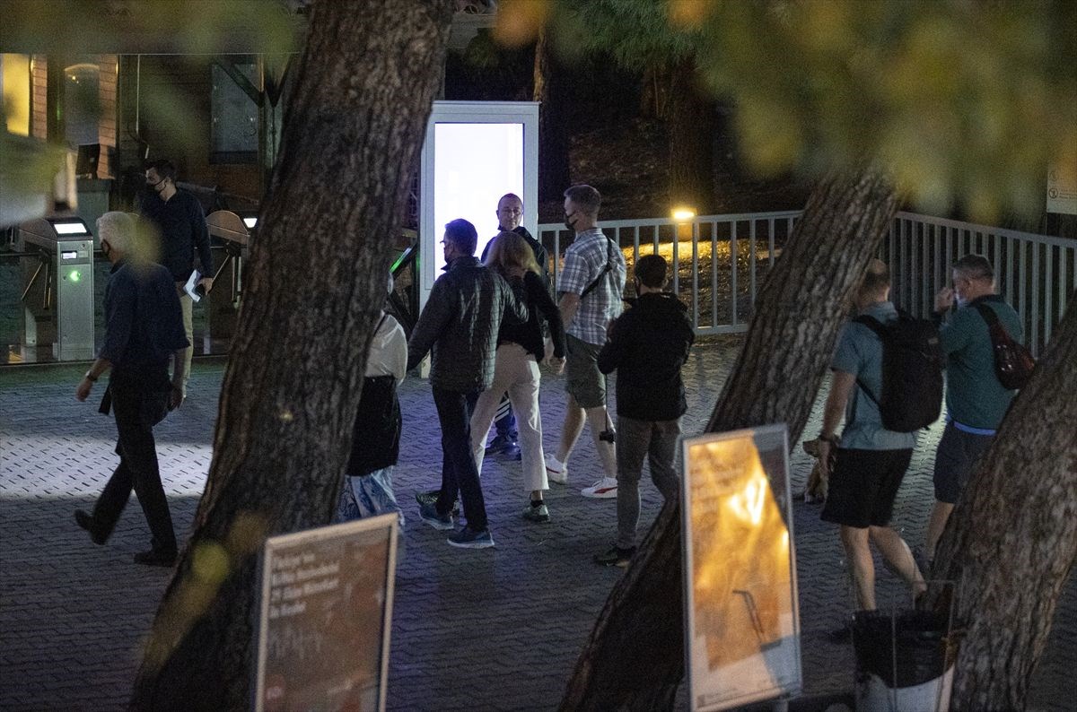 Bill Gates, Efes Antik Kenti’ni gezdi