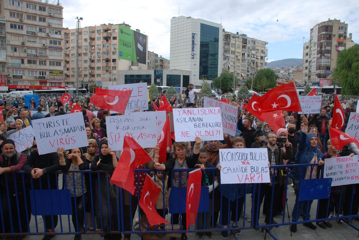 covid 19 asisi karsitlari izmirde miting duzenledi 13