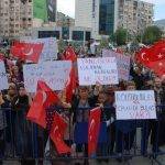 Covid-19 aşısı karşıtları, İzmir’de miting düzenledi