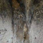 Defineciler mağara şapeli tahrip etti