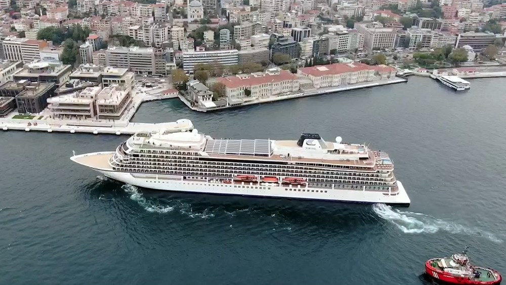 Galataport İstanbul’a ikinci yolcu gemisi demir attı