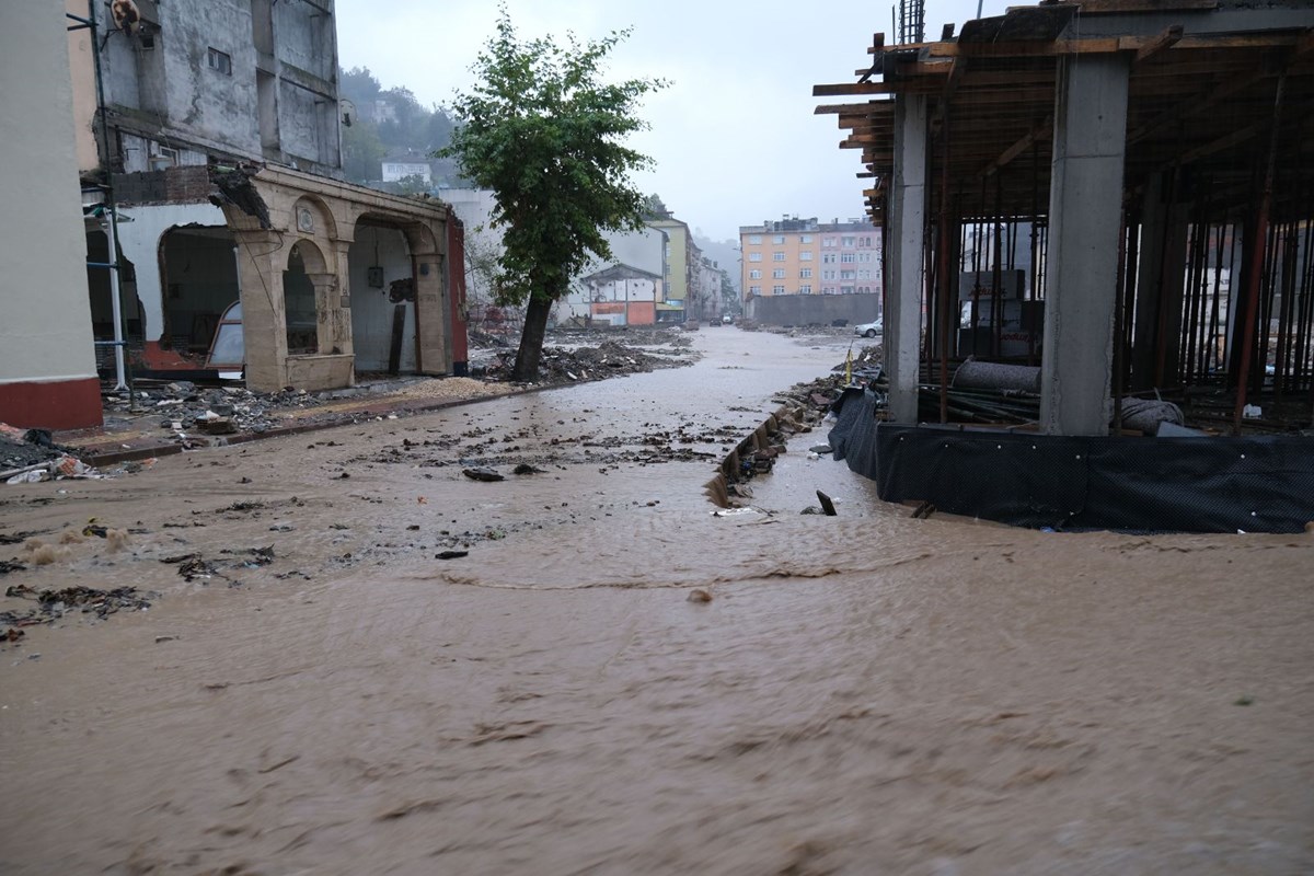 Sel felaketi yaşayan Bozkurt’un sokakları yeniden sular altında