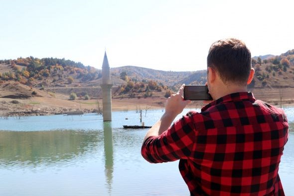 Sulara gömülen köy 12 yıl sonra ortaya çıktı
