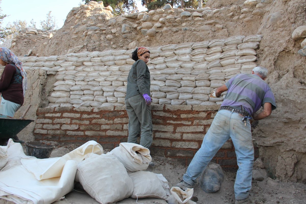 Yumuktepe Höyüğü, bugüne kadar 2 binin üzerinde eser verdi