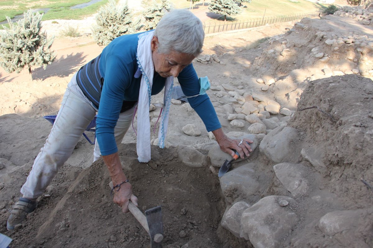 Yumuktepe Höyüğü, bugüne kadar 2 binin üzerinde eser verdi