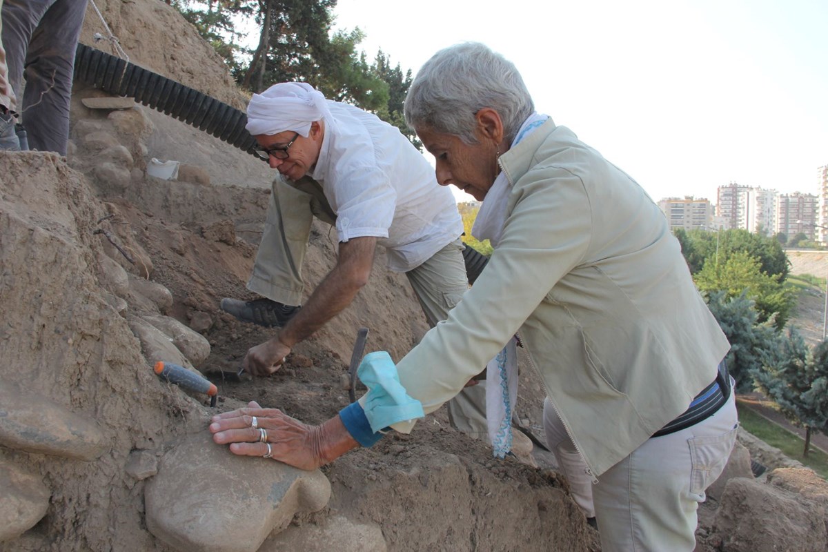 Yumuktepe Höyüğü, bugüne kadar 2 binin üzerinde eser verdi