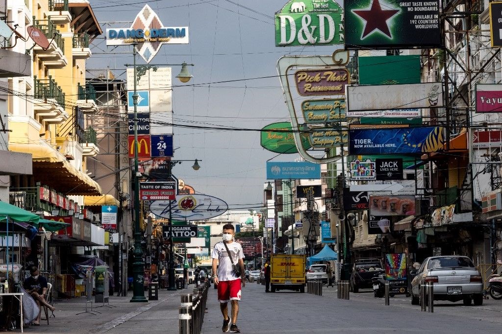 18 ay sonra yeniden acilan taylanda binlerce turist akin etti 3