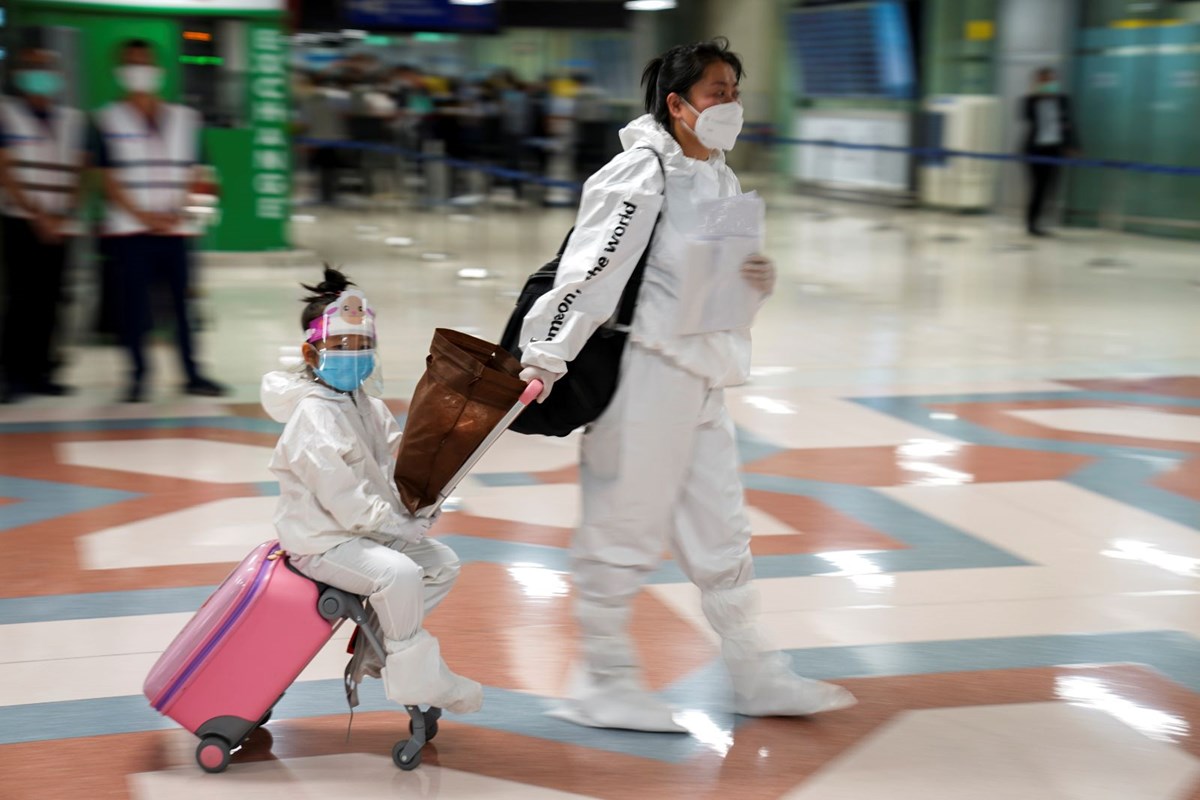 18 ay sonra yeniden acilan taylanda binlerce turist akin etti 9