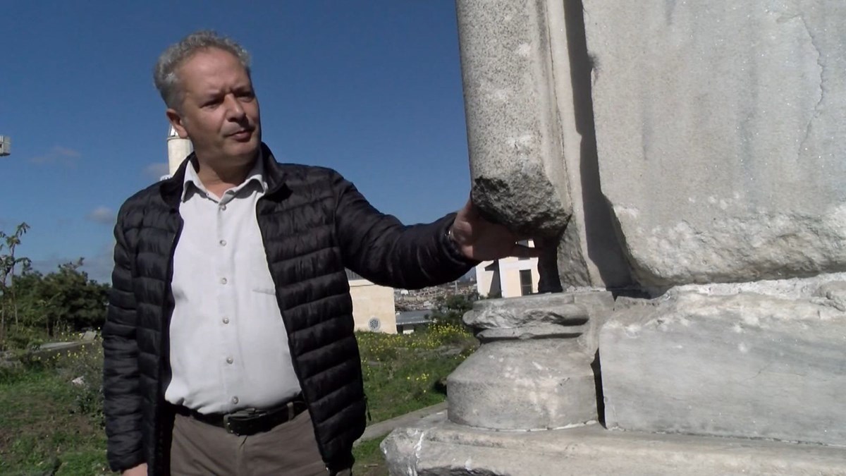 D-100’ün yanında harabeye dönmüş anıt mezar; Mermerleri bile İtalya’dan getirildi