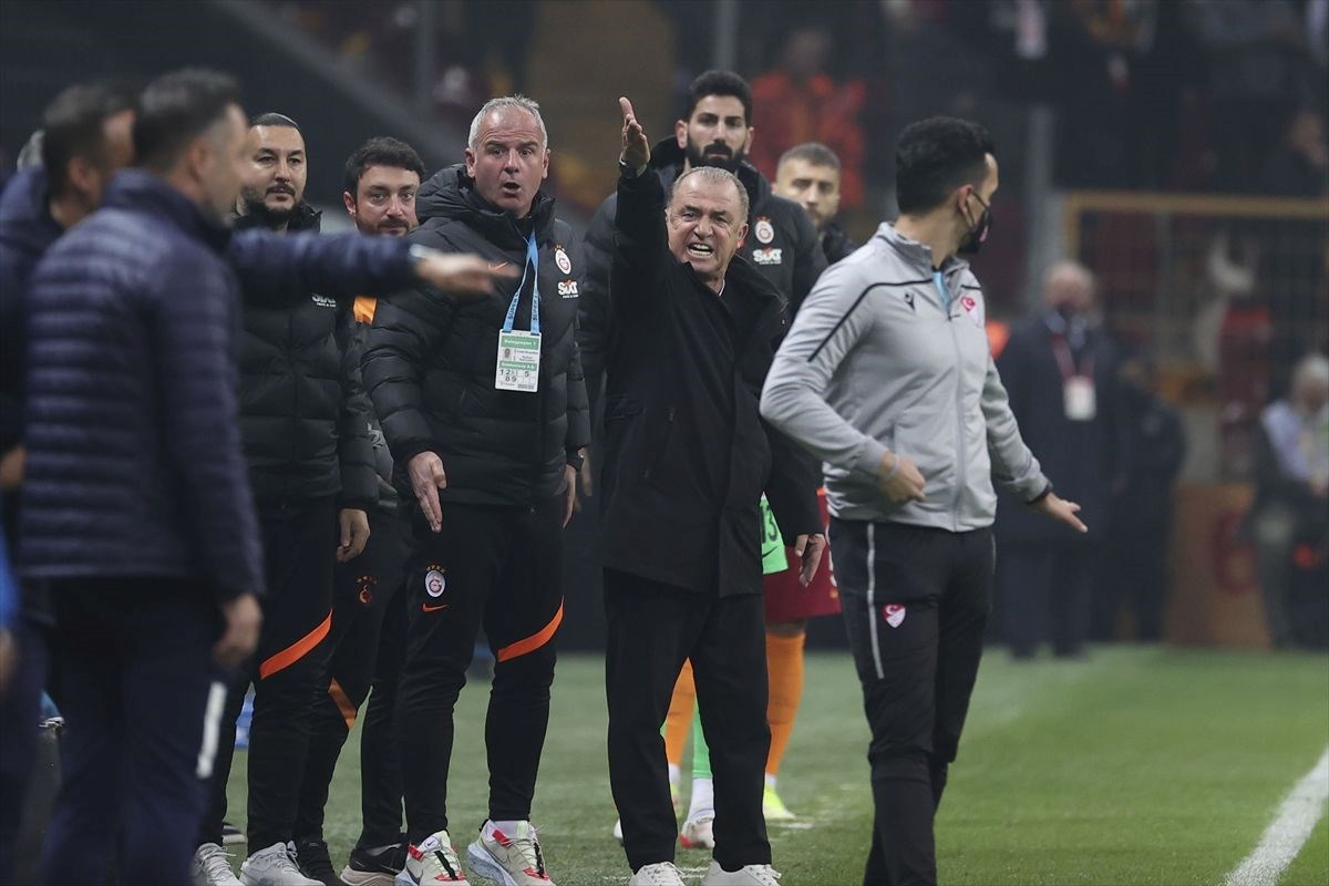 Derbide kazanan Fenerbahçe (Galatasaray-Fenerbahçe maç sonucu)