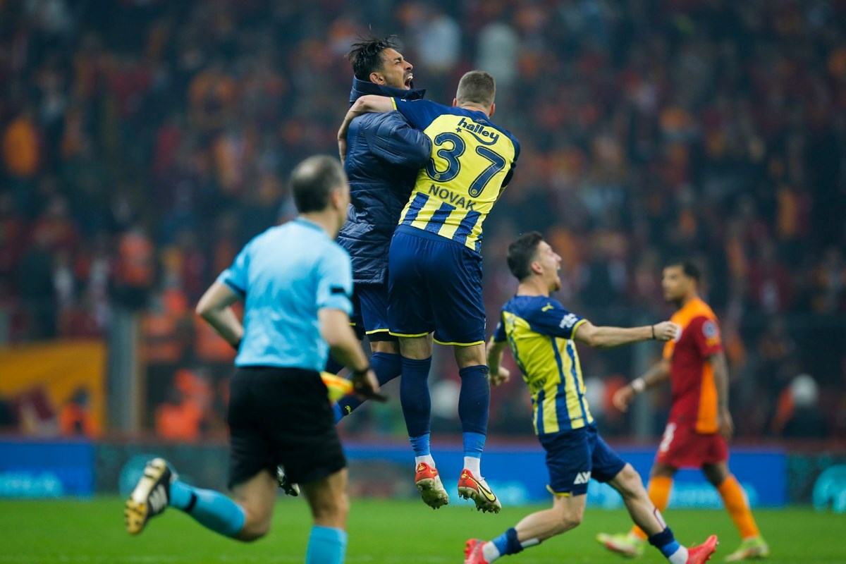Derbide kazanan Fenerbahçe (Galatasaray-Fenerbahçe maç sonucu)