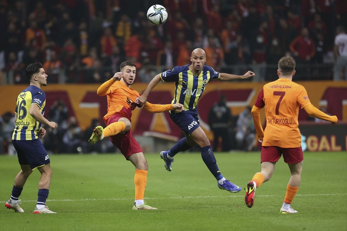 Derbide kazanan Fenerbahçe (Galatasaray-Fenerbahçe maç sonucu)
