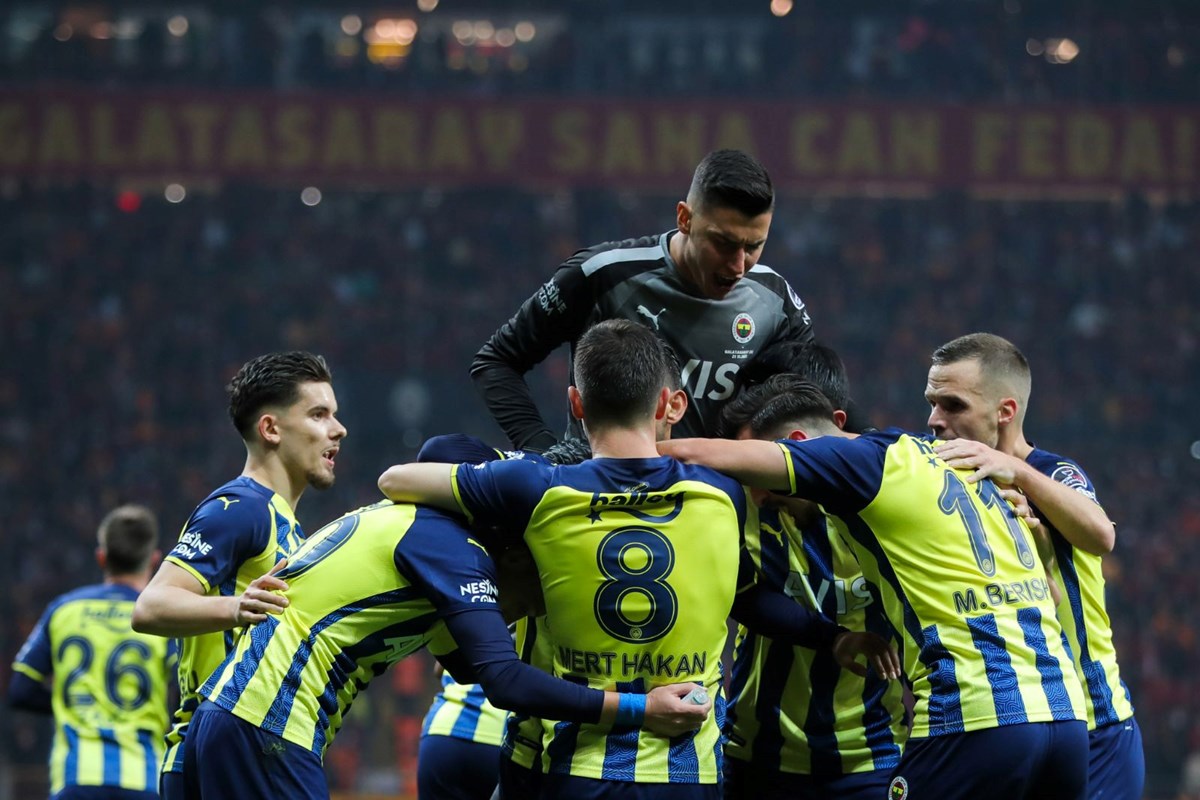 Derbide kazanan Fenerbahçe (Galatasaray-Fenerbahçe maç sonucu)