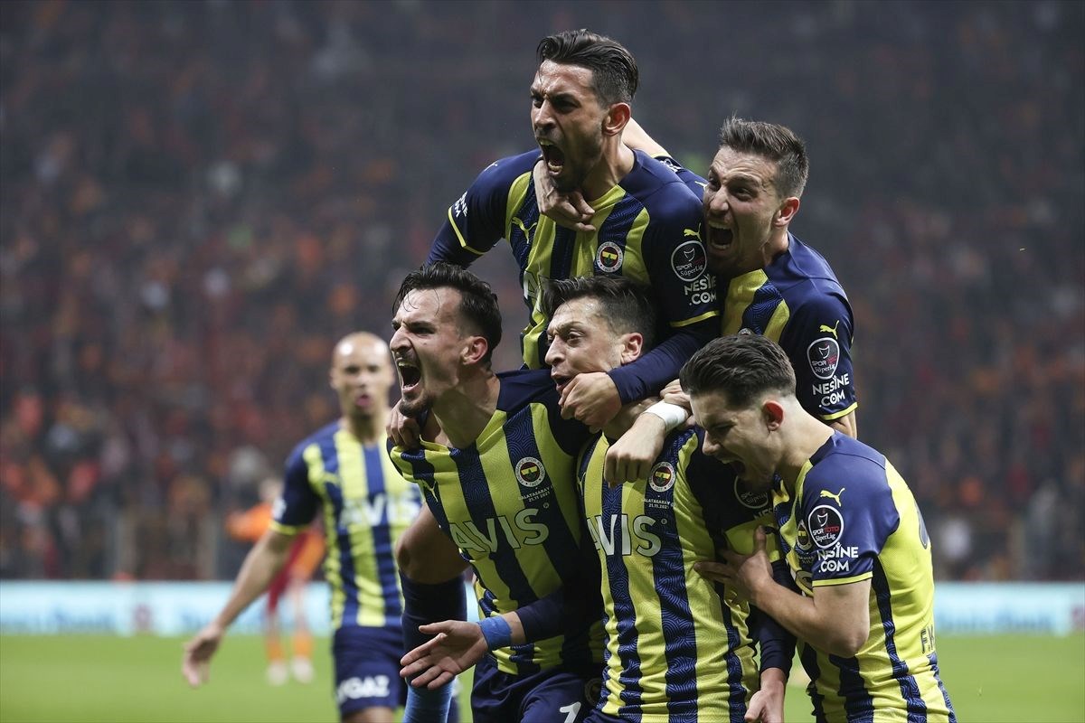 Derbide kazanan Fenerbahçe (Galatasaray-Fenerbahçe maç sonucu)