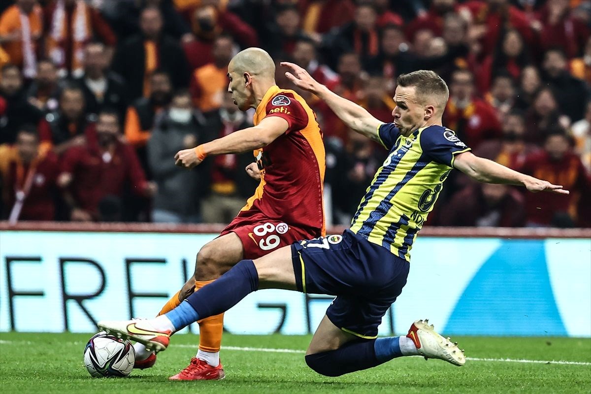 Derbide kazanan Fenerbahçe (Galatasaray-Fenerbahçe maç sonucu)