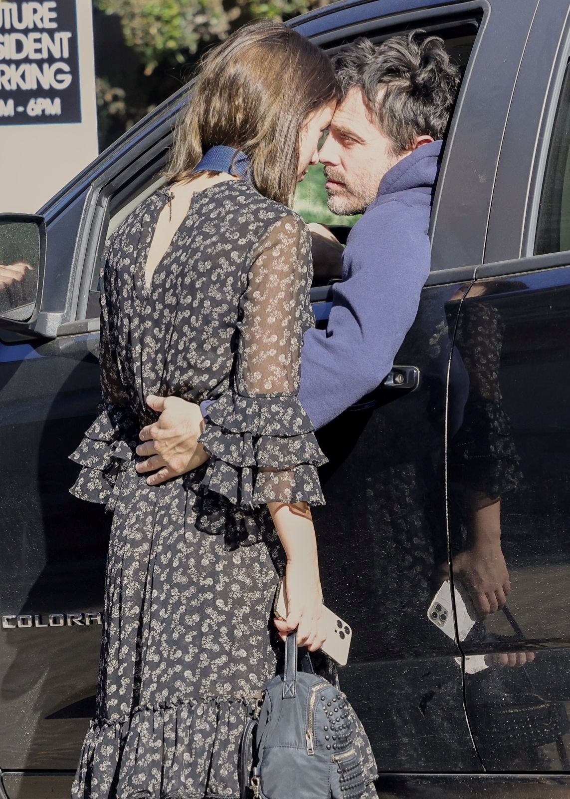 Oyuncu çift Casey Affleck ile Caylee Cowan sarmaş dolaş
