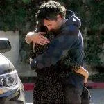 Oyuncu çift Casey Affleck ile Caylee Cowan sarmaş dolaş