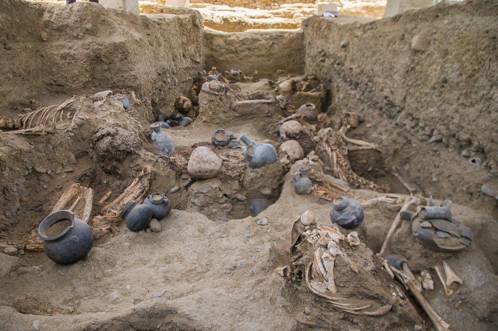 peruda 500 yil oncesinden kalma toplu mezar bulundu cocuklarin kalplerini oydular 1