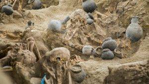peruda 500 yil oncesinden kalma toplu mezar bulundu cocuklarin kalplerini oydular