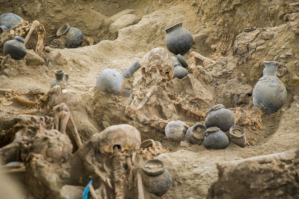 peruda 500 yil oncesinden kalma toplu mezar bulundu cocuklarin kalplerini oydular 5