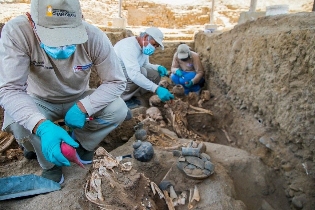 peruda 500 yil oncesinden kalma toplu mezar bulundu cocuklarin kalplerini oydular 9