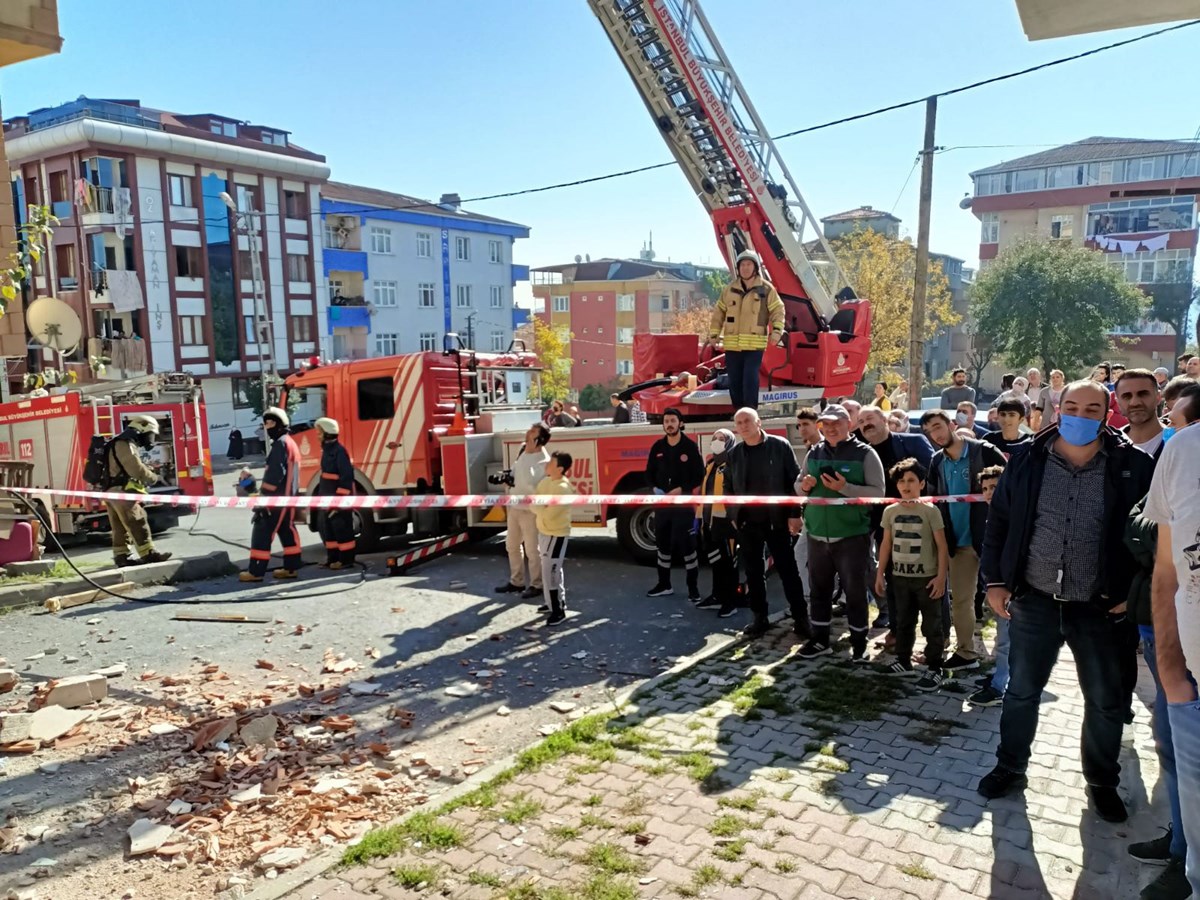 Sultangazi’de binada patlama