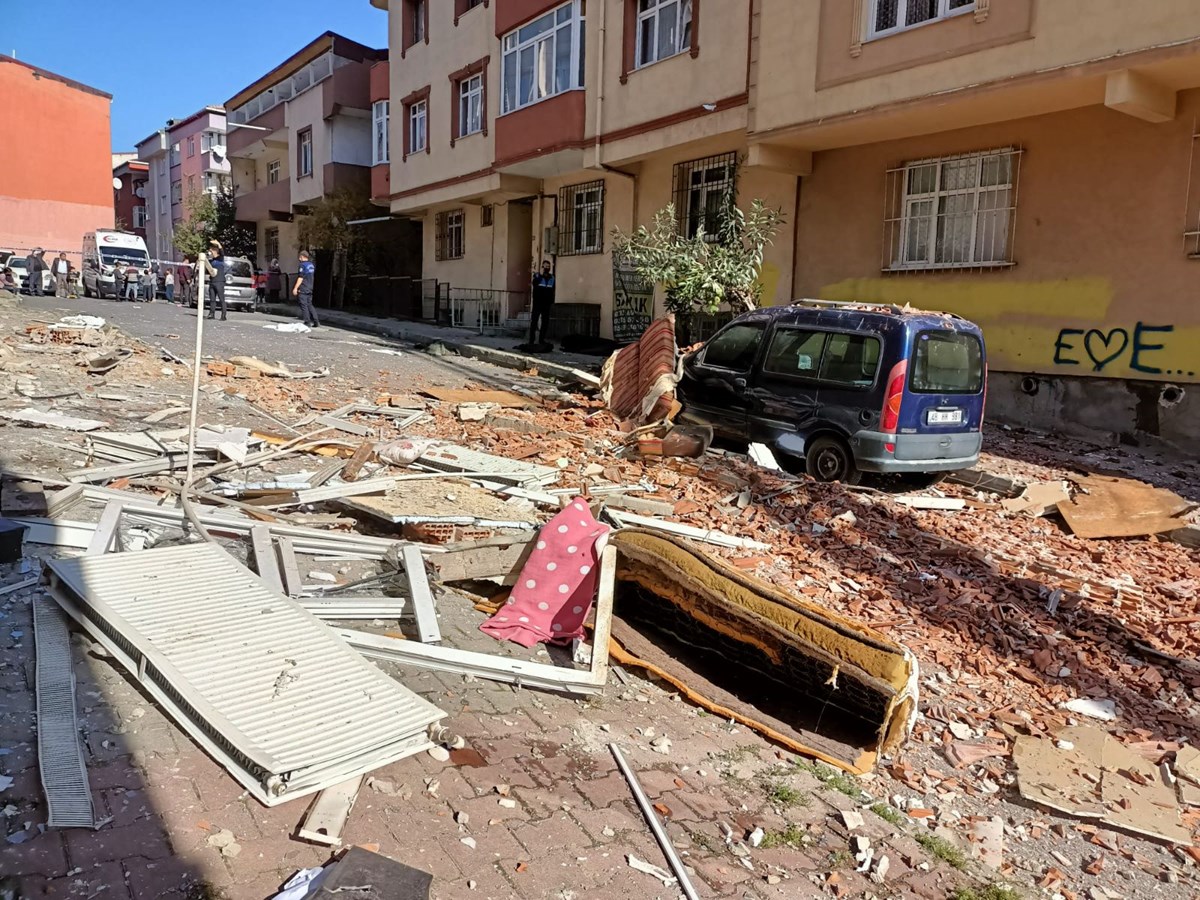 Sultangazi’de binada patlama