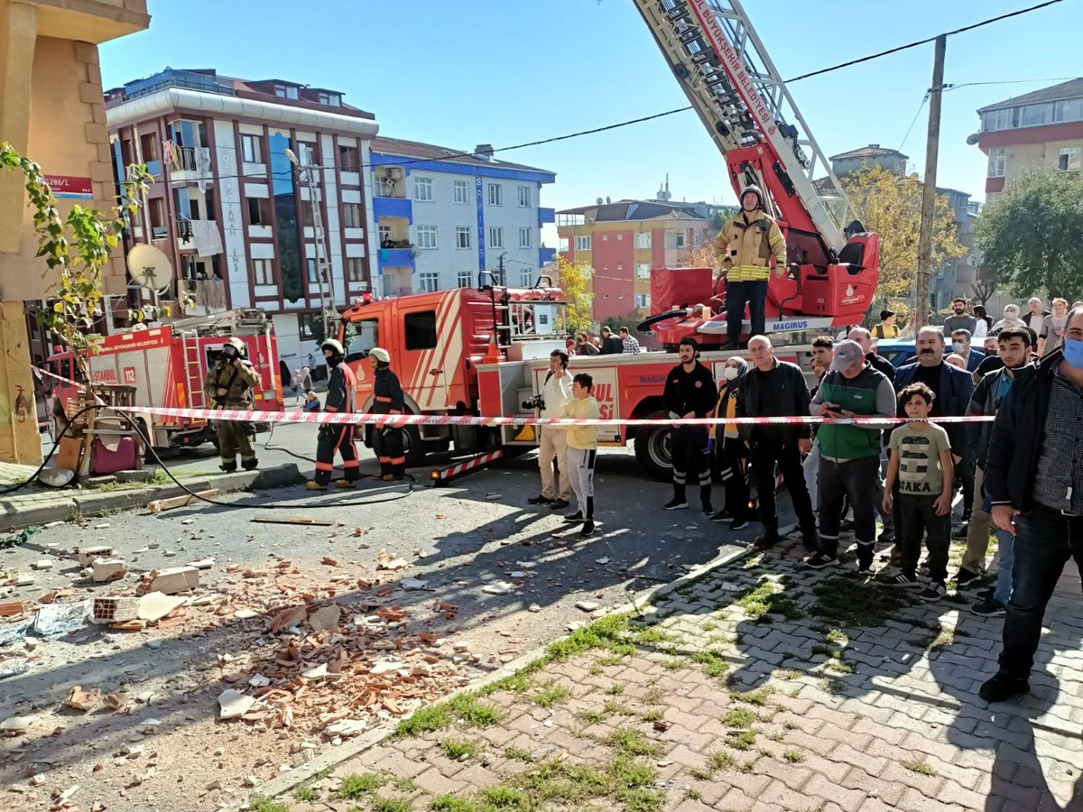 Sultangazi’de binada patlama