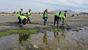 van golunde cekilmenin oldugu bolgelerde 40 ton cop toplandi