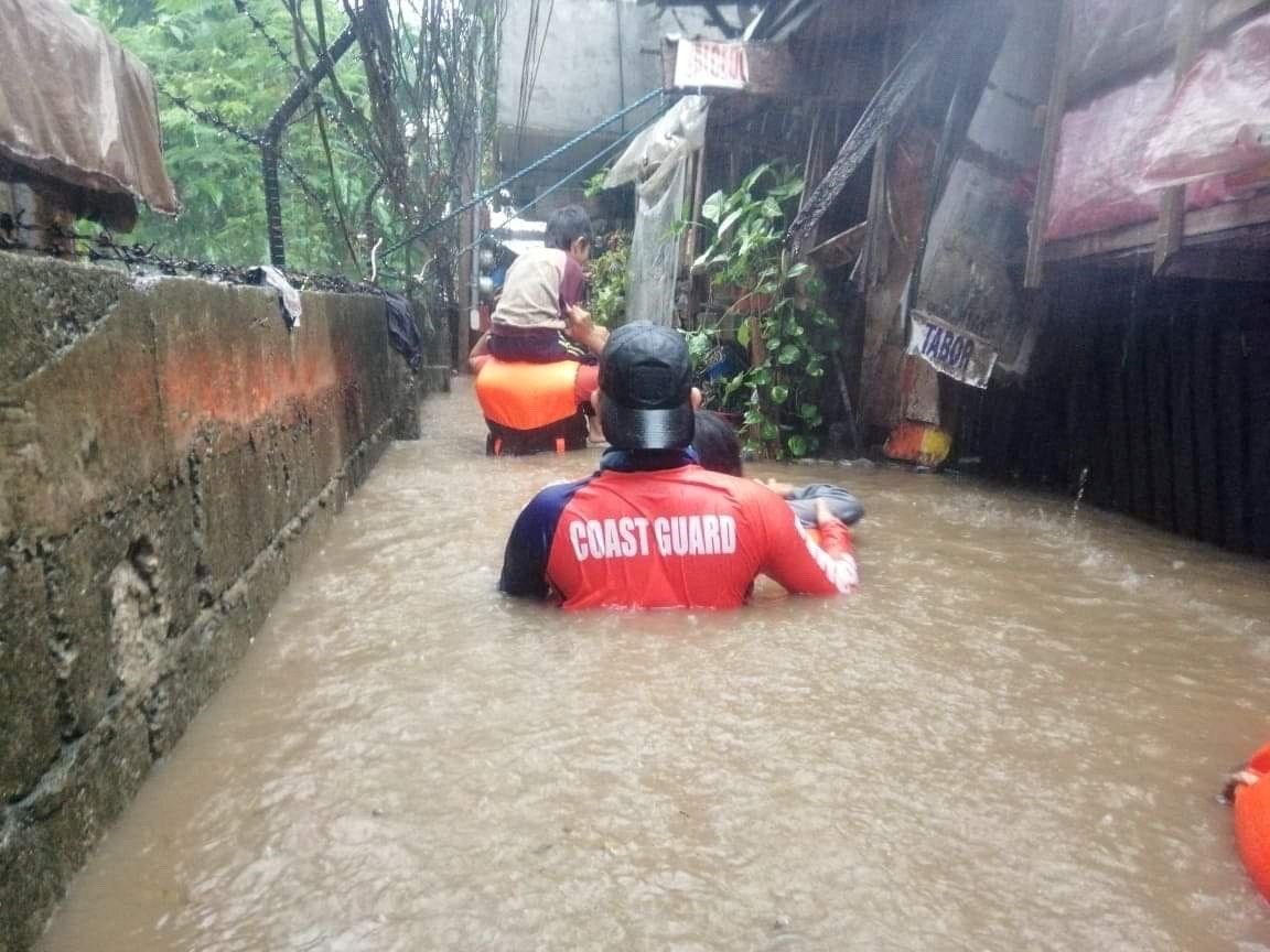 rai tayfununun vurdugu filipinlerde olu sayisi 375e yukseldi 10