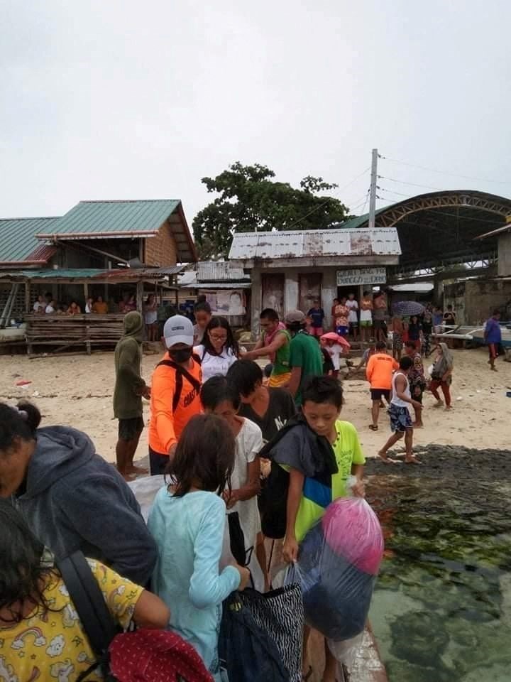 rai tayfununun vurdugu filipinlerde olu sayisi 375e yukseldi 11