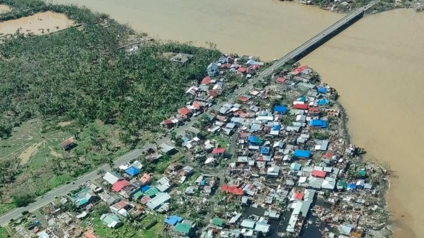 rai tayfununun vurdugu filipinlerde olu sayisi 375e yukseldi 7