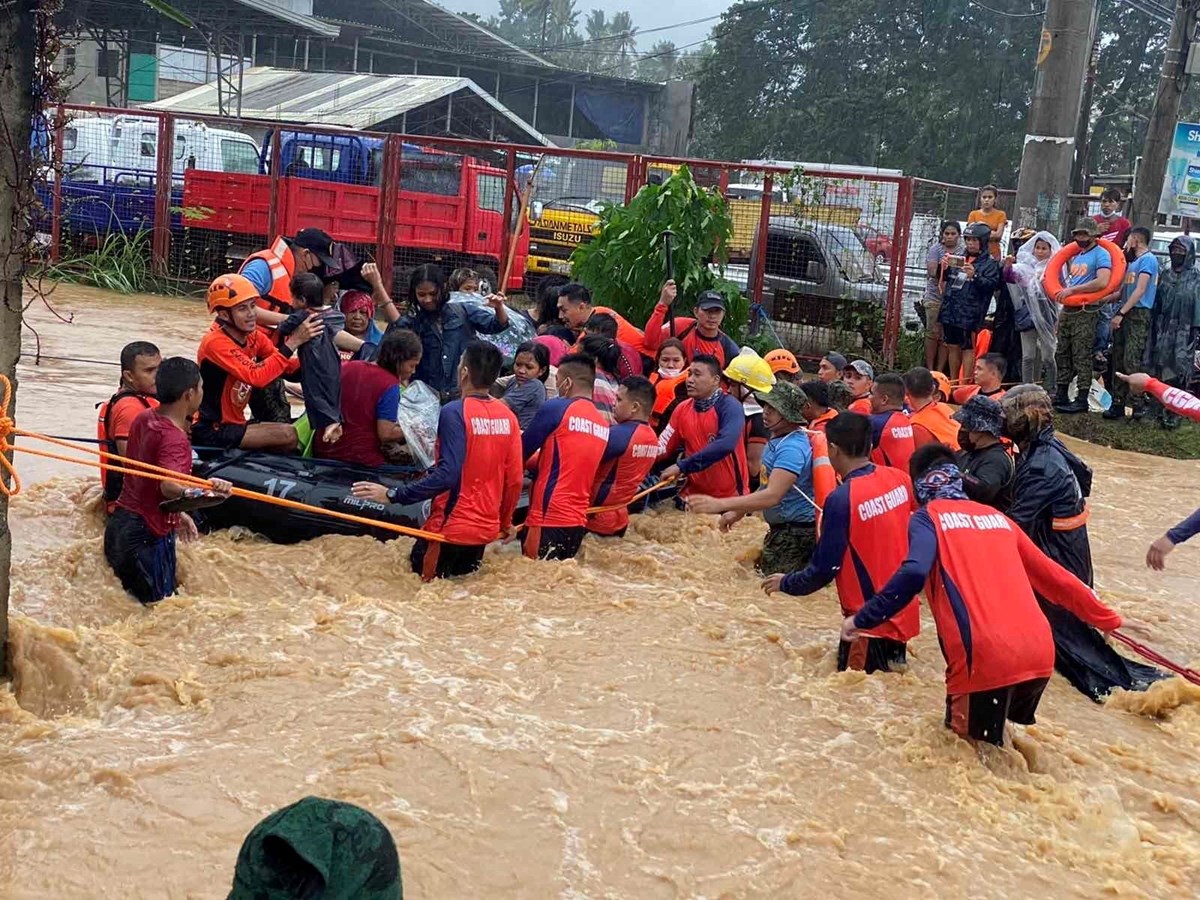 Rai Tayfunu’nun vurduğu Filipinler’de ölü sayısı 375’e yükseldi