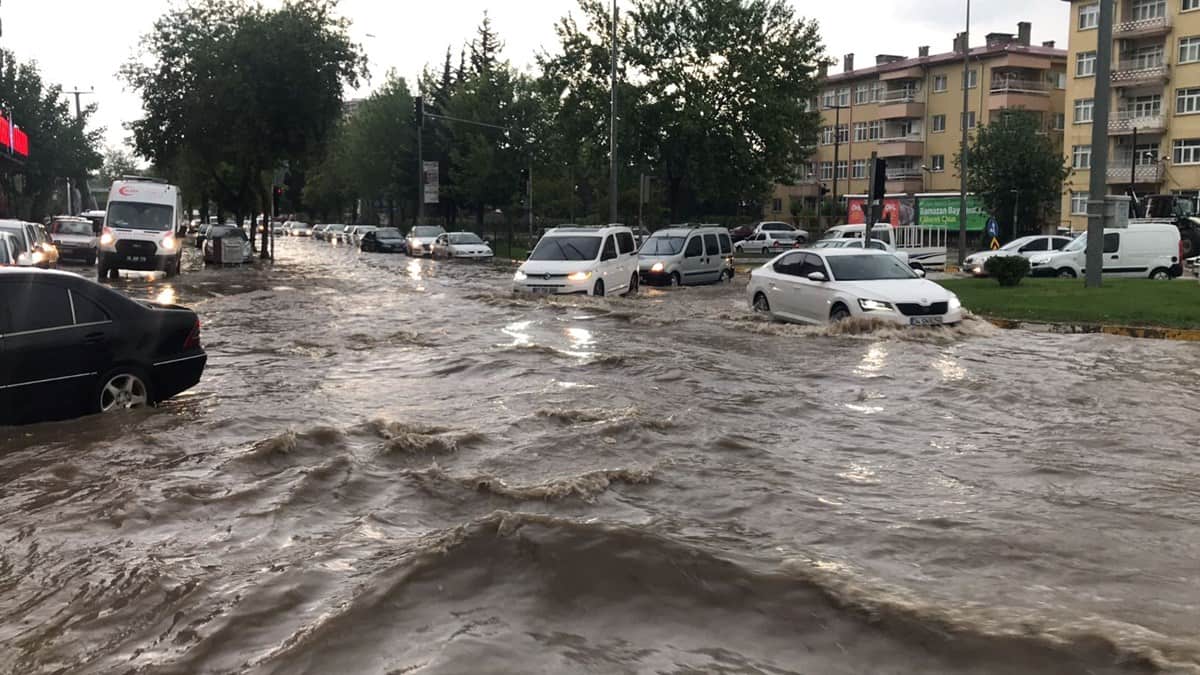 Adıyaman’da sağanak yağmur