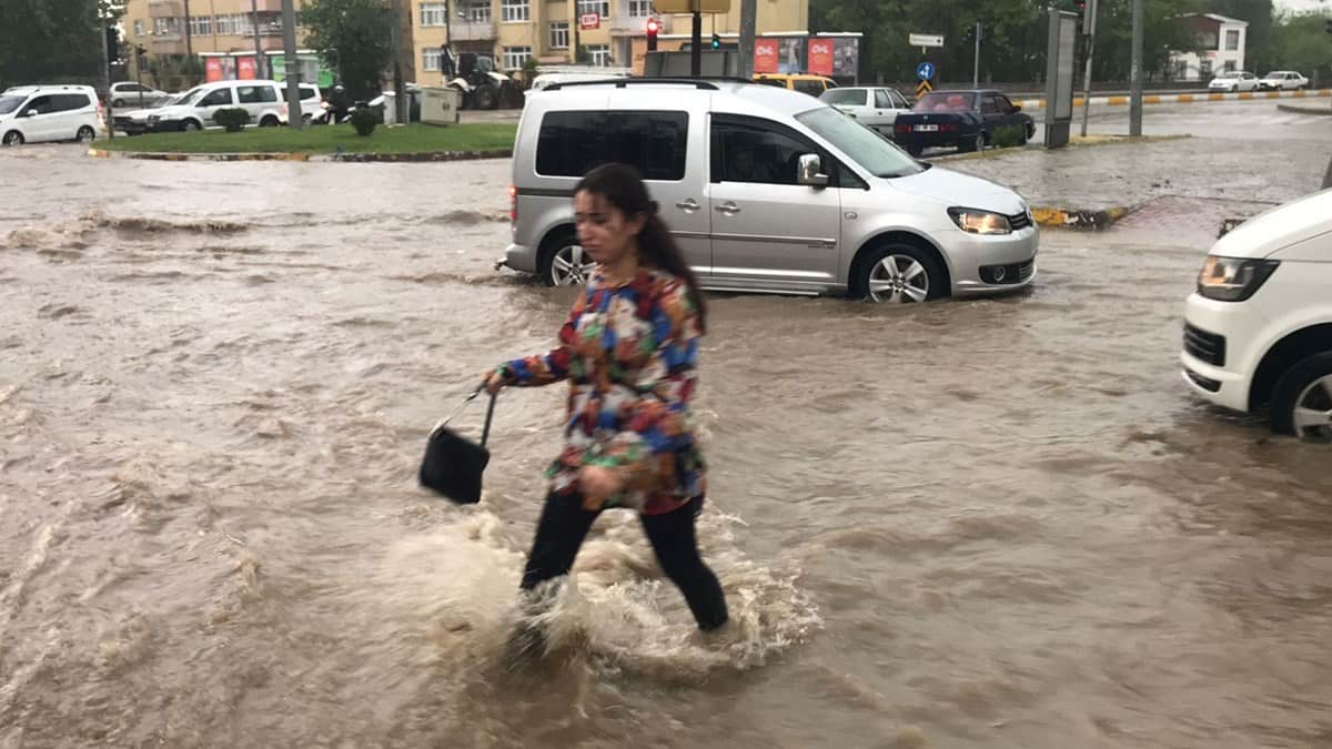 Adıyaman’da sağanak yağmur