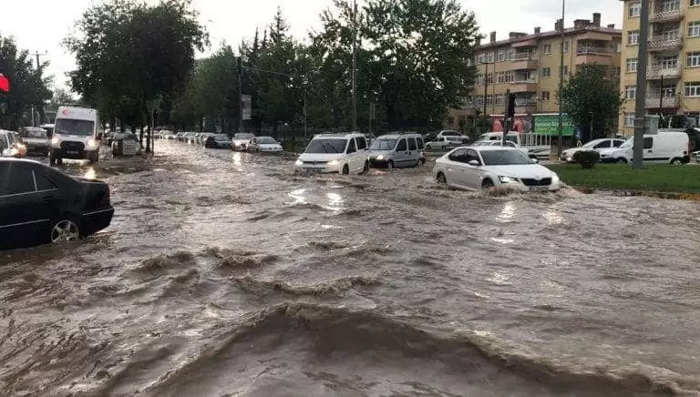 Adıyaman’da sağanak yağmur