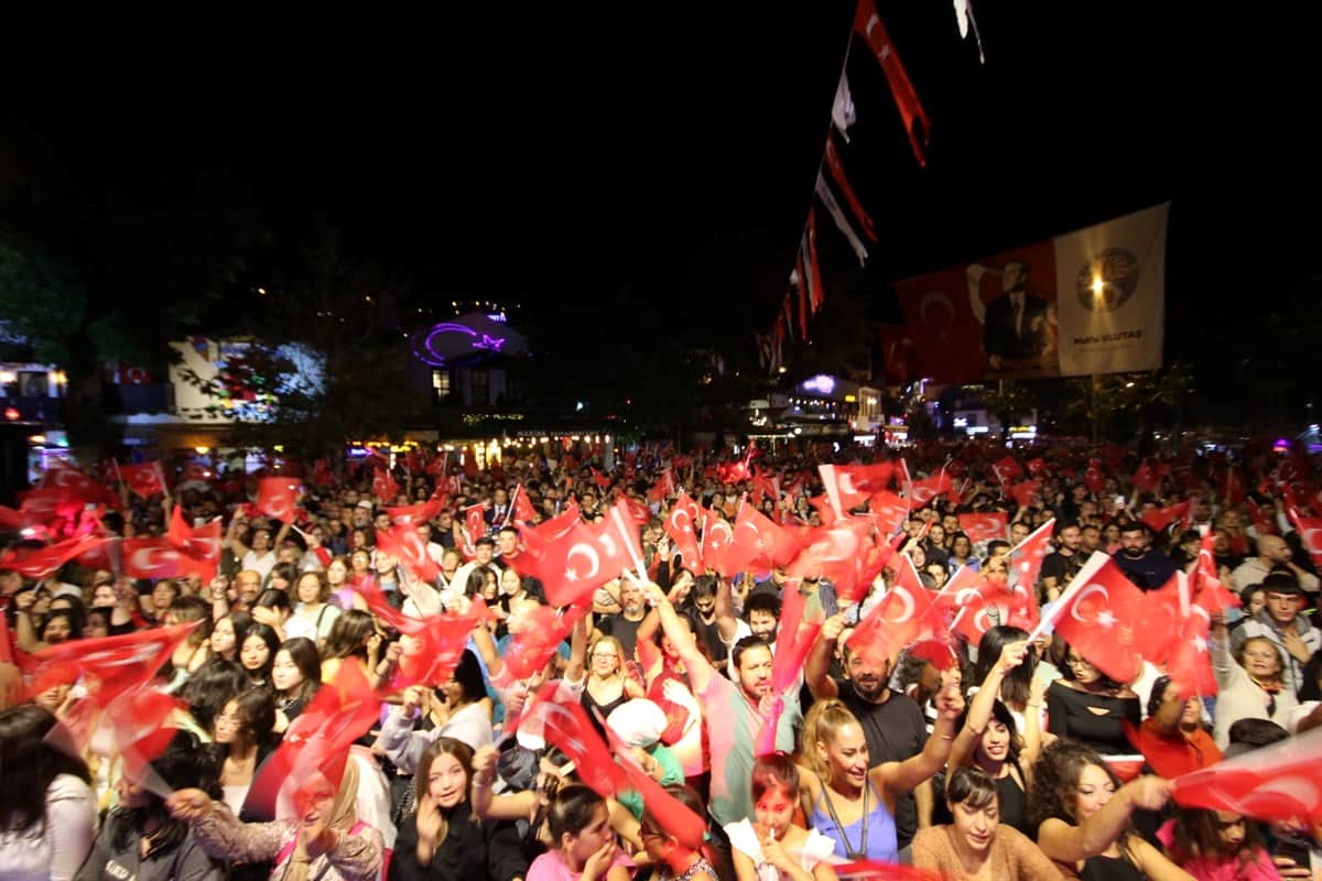 Tüm yurtta 29 Ekim Cumhuriyet Bayramı coşkuyla kutlandı