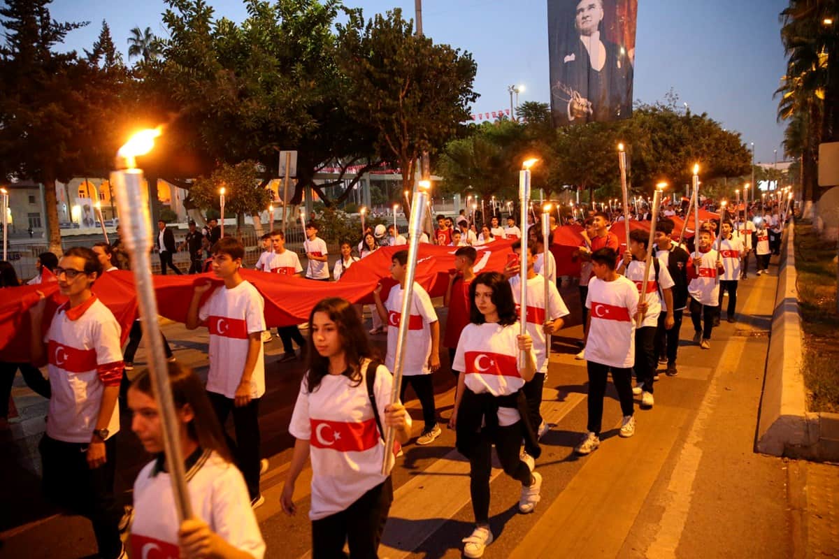 Tüm yurtta 29 Ekim Cumhuriyet Bayramı coşkuyla kutlandı