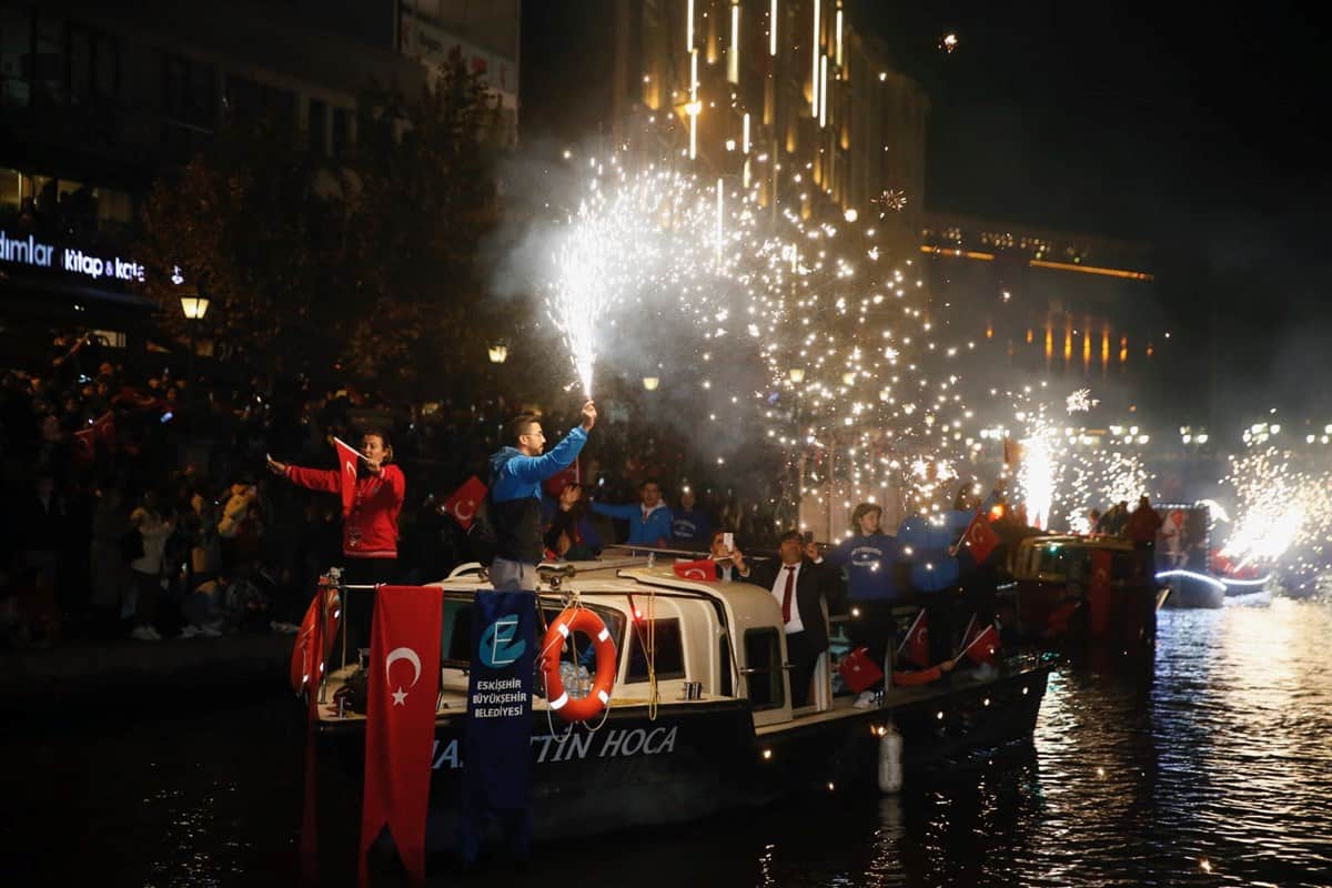 Tüm yurtta 29 Ekim Cumhuriyet Bayramı coşkuyla kutlandı