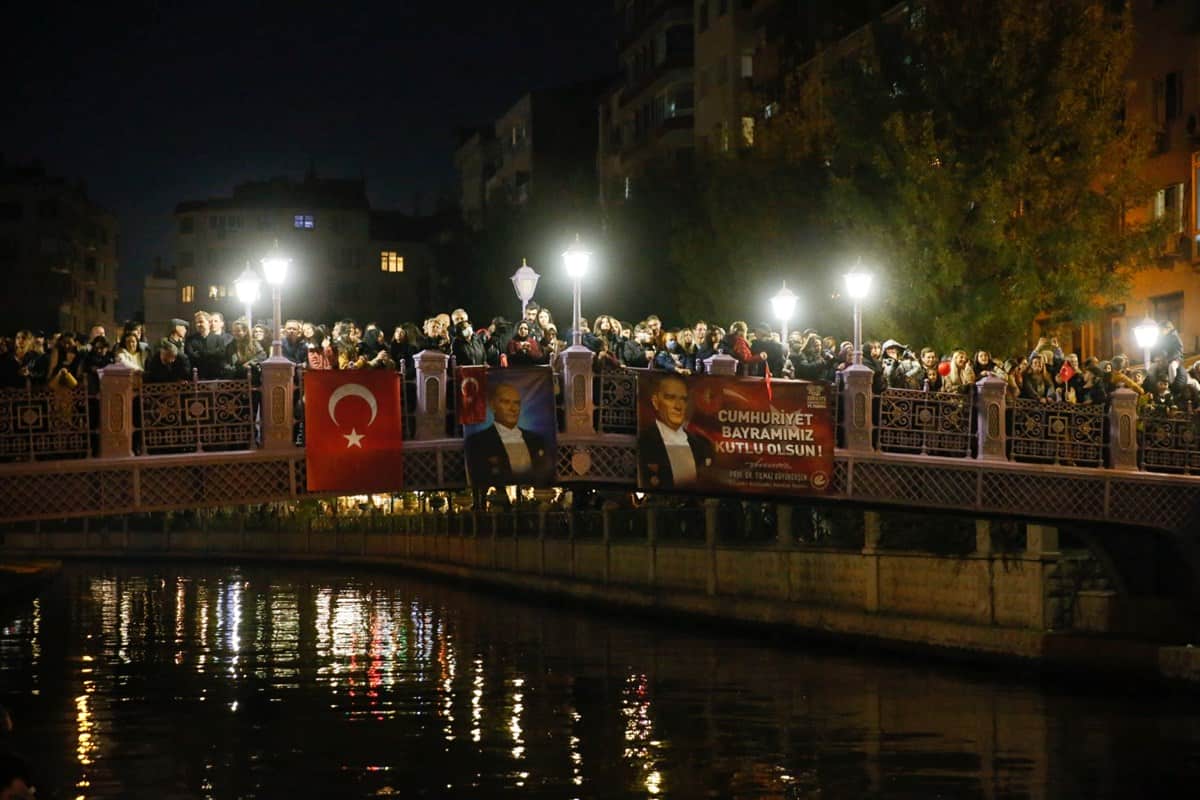 Tüm yurtta 29 Ekim Cumhuriyet Bayramı coşkuyla kutlandı