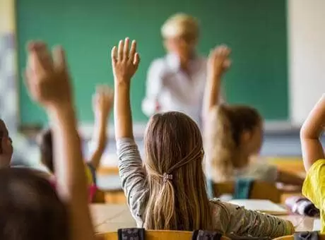 Uzun Çizgi (—) Nedir, Nerelerde Kullanılır? Konuşma Çizgisi ile İlgili Cümleler ve Kullanım Alanları
