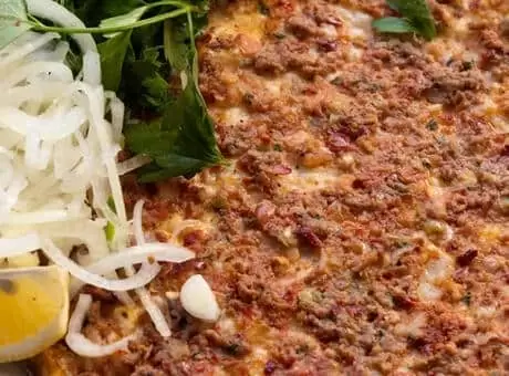 Lahmacunun Yanına Ne Gider? Lahmacunun Yanına Yemek Ve İçecek Tavsiyeleri